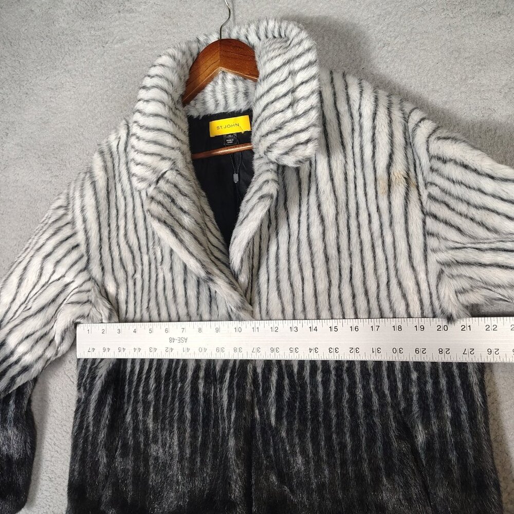 St. John Jacket Women's 12 Black White Striped Faux Fur Lined  Fuzzy Maximalist - Picture 7 of 13